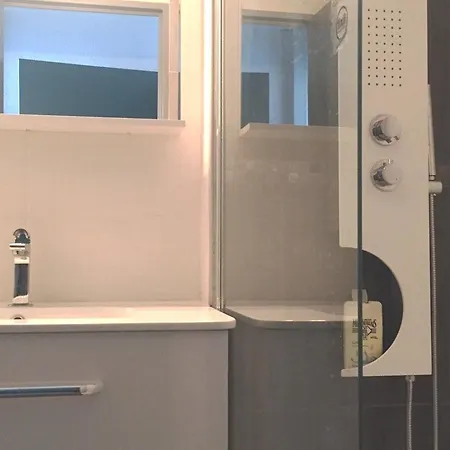 Cosy A Avec Balcon Et Parking Prive - Fr-1-551-52 * La Rochelle (Charente-Maritime)
